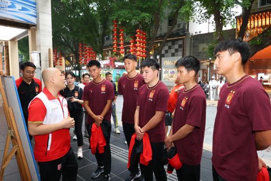 伍子胥为免除后患，进谏吴王杀害越王。